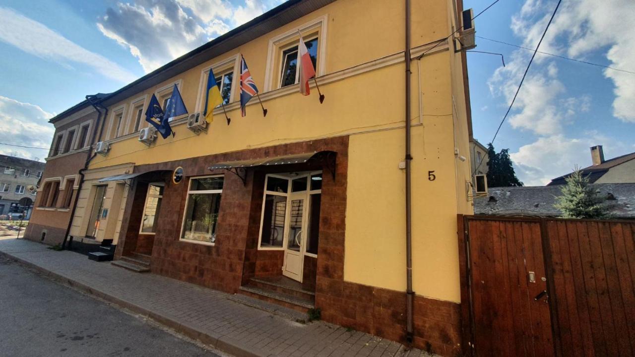 Мандри Хостел Ужгород Екстериор снимка